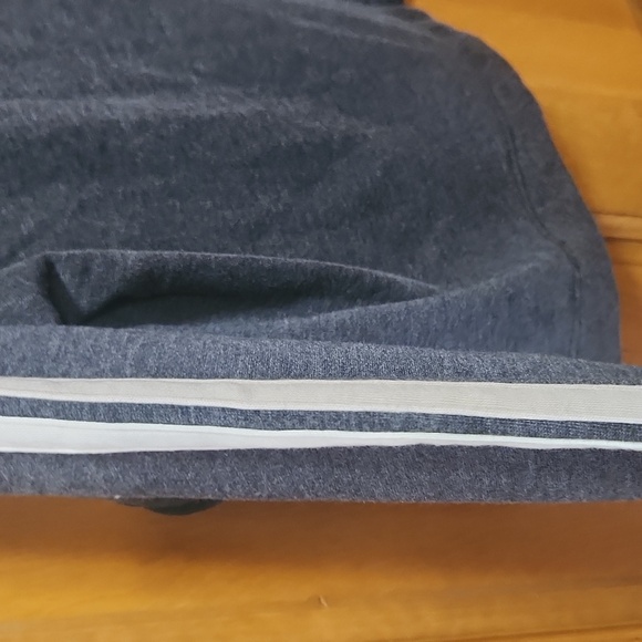 NWOT Lou & Grey Sweatshirt, Gray/White/Tan, Women's Size Small - Picture 3 of 5